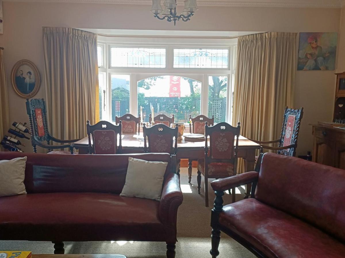 100 Year Old English Character House Hotel Timaru Buitenkant foto